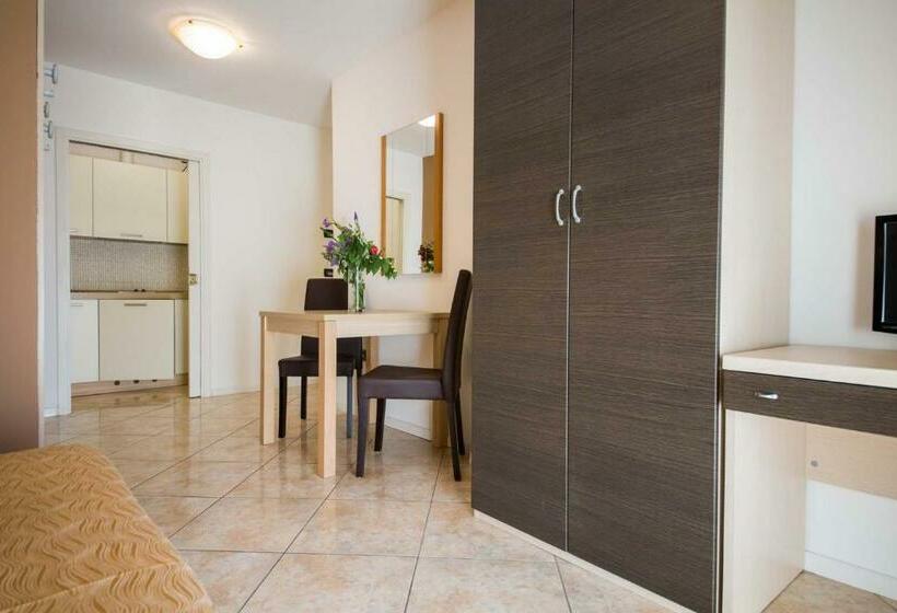 Студио Стандарт с Балконом, Residence Hotel Miralago