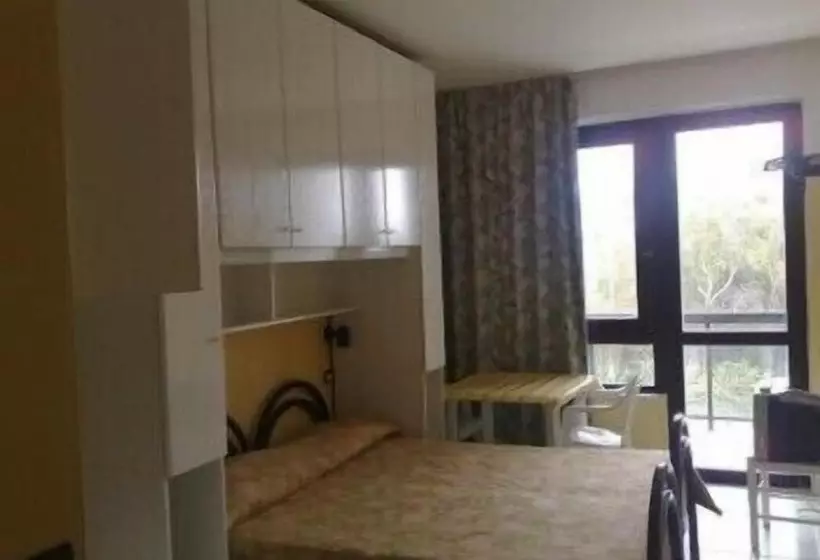 اتاق استاندارد سه نفره, Residence Nettuno
