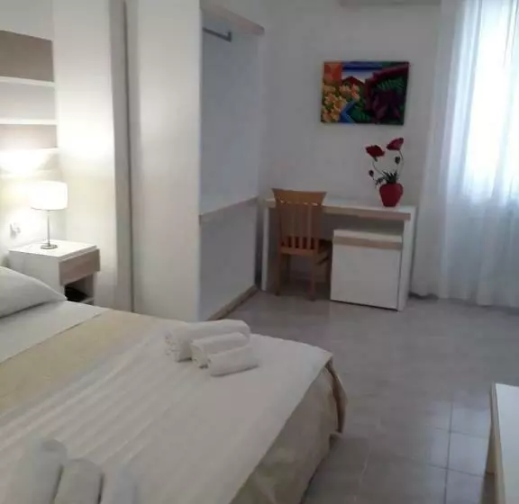 اتاق استاندارد, Porto Cesareo