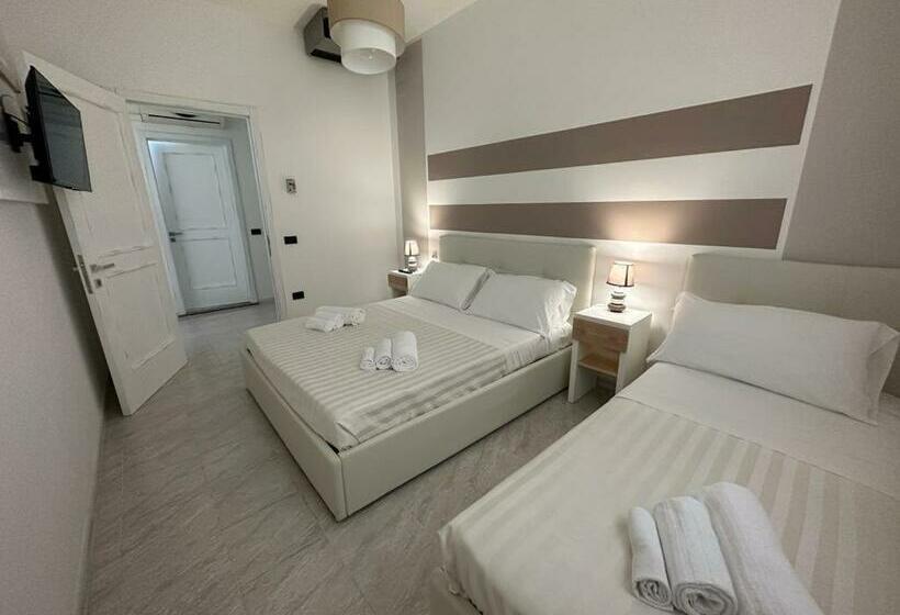 スタンダードトリプルルーム, Porto Cesareo