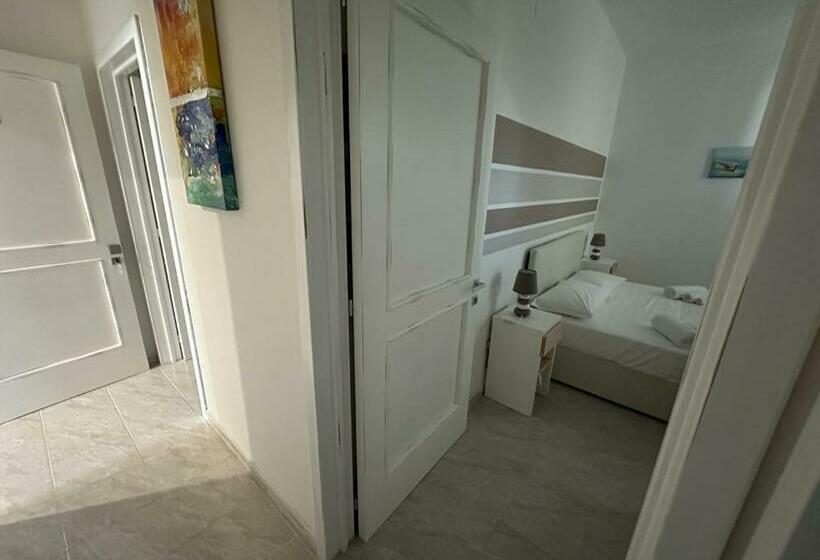 Quarto Familiar, Porto Cesareo