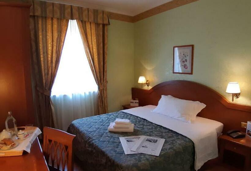 اتاق استاندارد, Squarciarelli