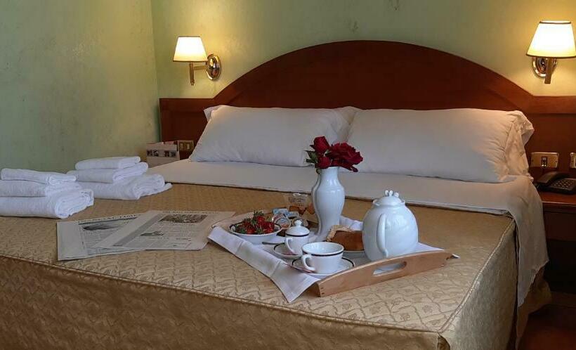 اتاق استاندارد, Squarciarelli