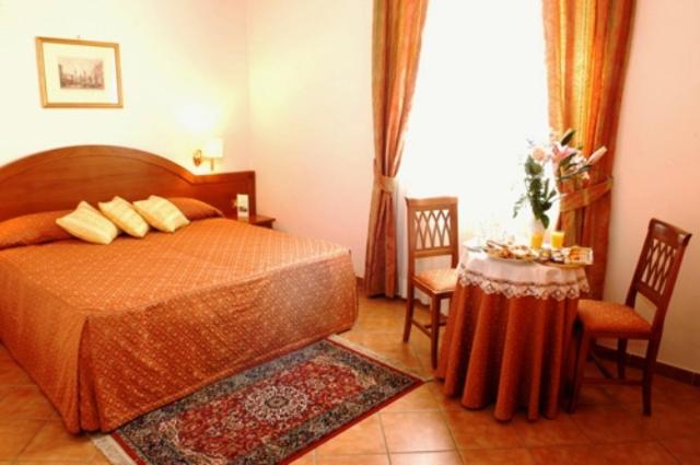 اتاق استاندارد, Squarciarelli