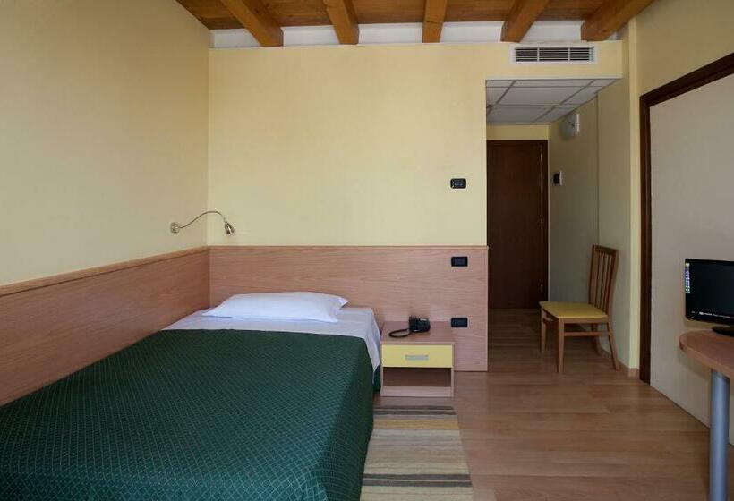 חדר סטנדרט יחיד, Valbrenta