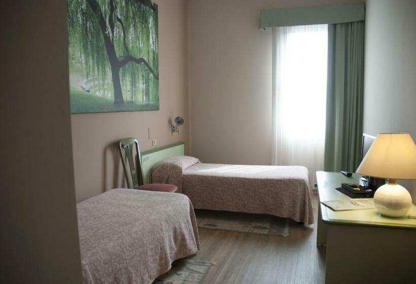 חדר סטנדרט לשלושה, Valbrenta