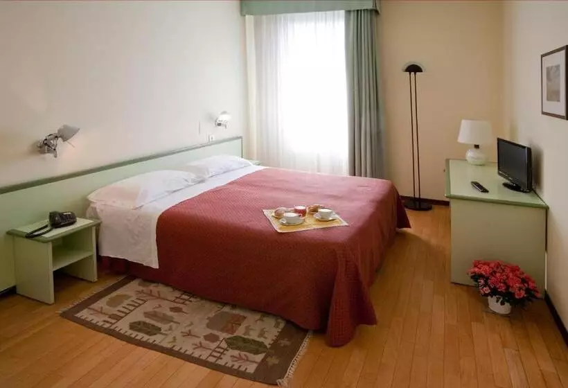 スタンダード4人部屋, Valbrenta