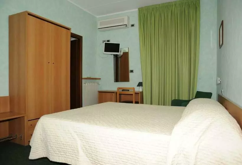 Standard Kolmen Hengen Huone, Valentini Inn