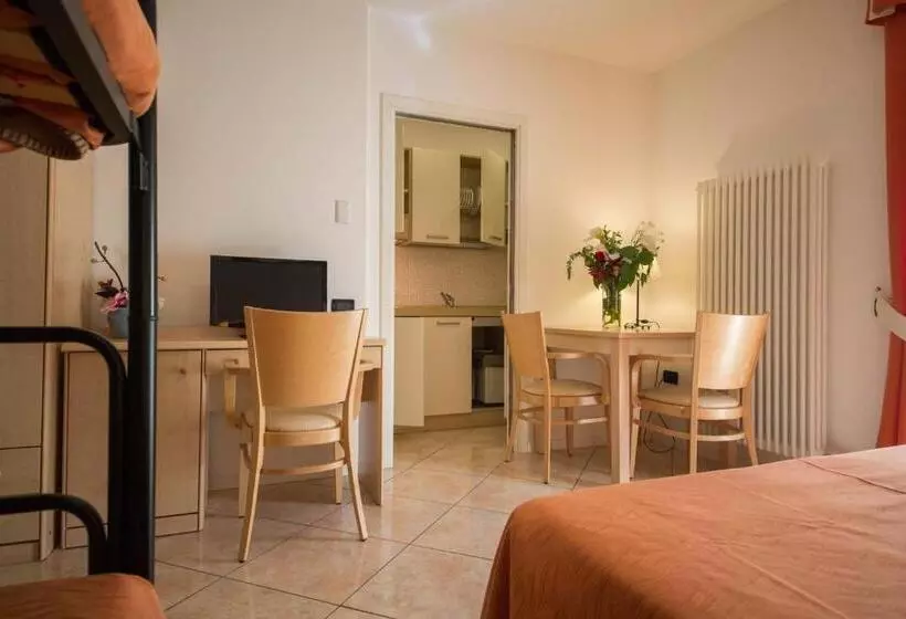 Standard-studio Parveke, Residence Hotel Miralago