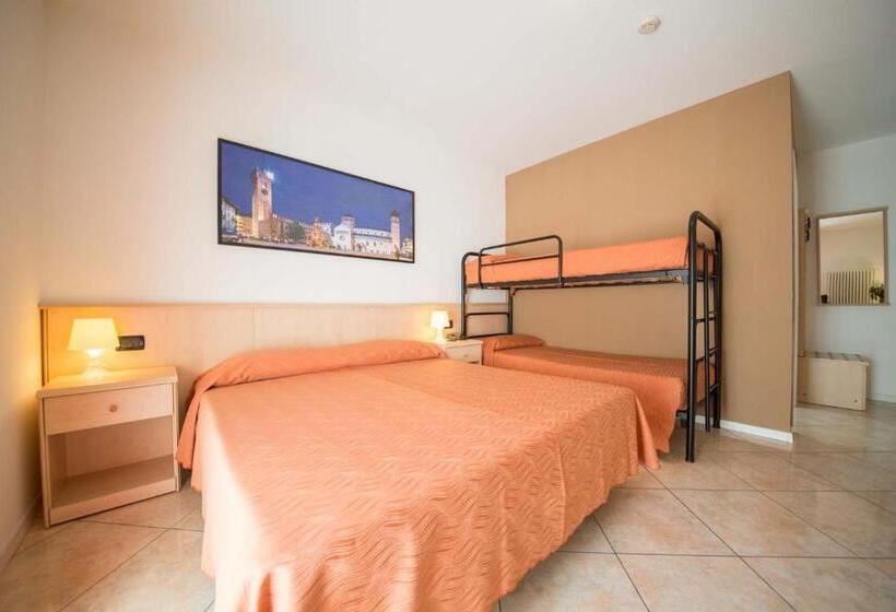 סטודיו סטנדרט עם מרפסת, Residence Hotel Miralago