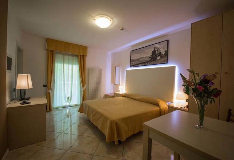 חדר סטנדרט עם מרפסת, Residence Hotel Miralago