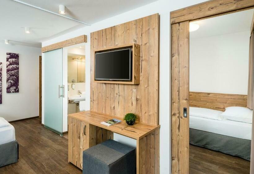 סוויטת ג'וניור עם מרפסת, Almina