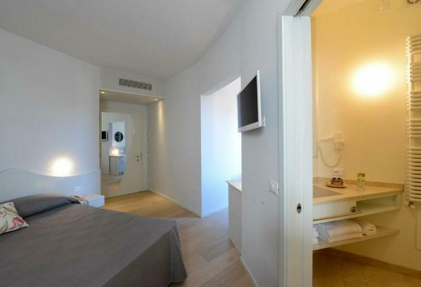 غرفة قياسية, Aromi Piccolo