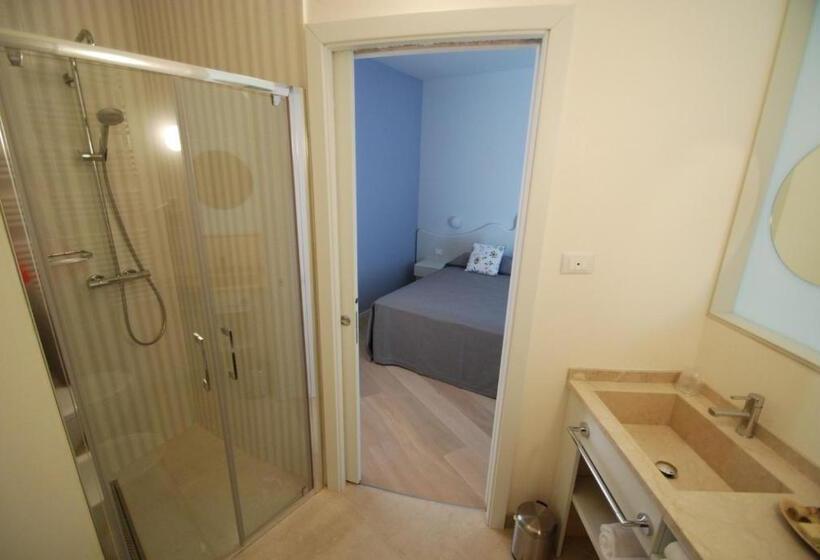 غرفة قياسية, Aromi Piccolo