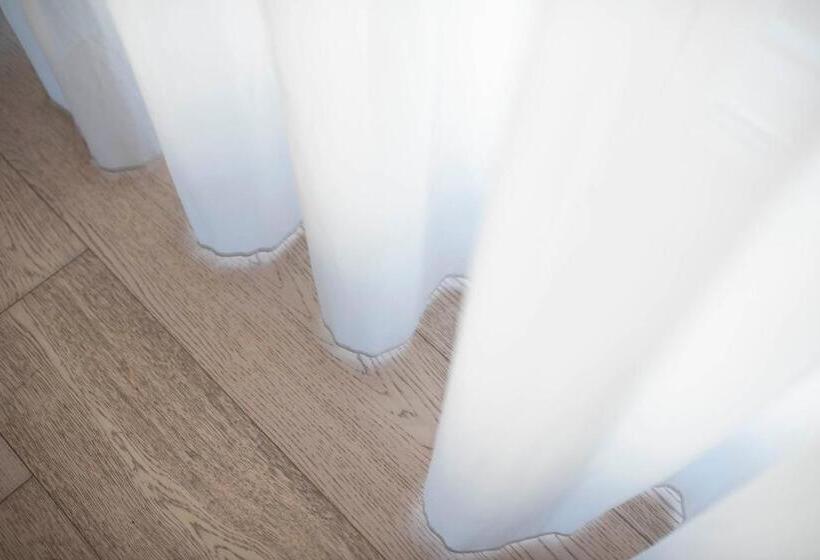 חדר קומפורט, Aromi Piccolo