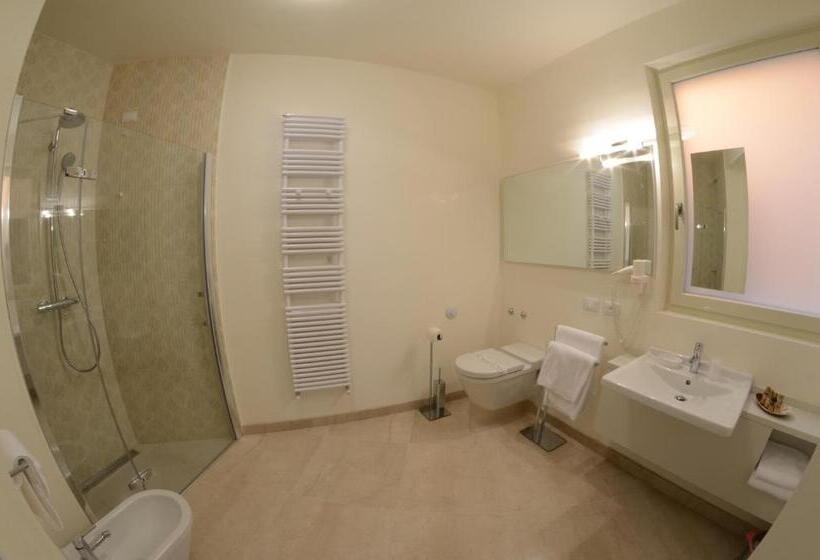 חדר קומפורט, Aromi Piccolo