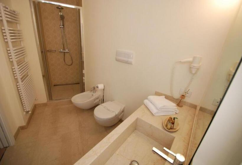 חדר קומפורט, Aromi Piccolo