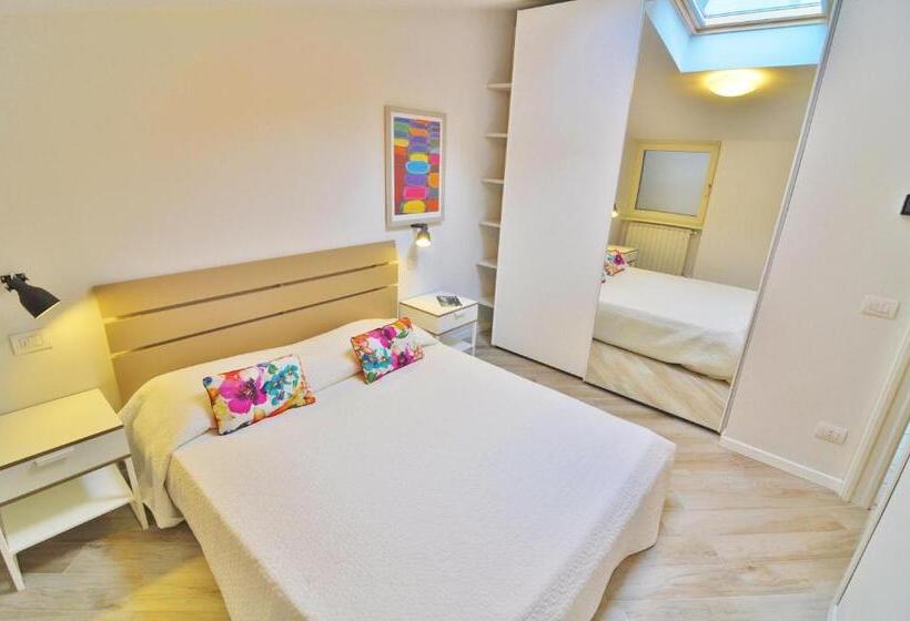 דירת פנטהאוז 1 חדרי שינה, Aromi Piccolo