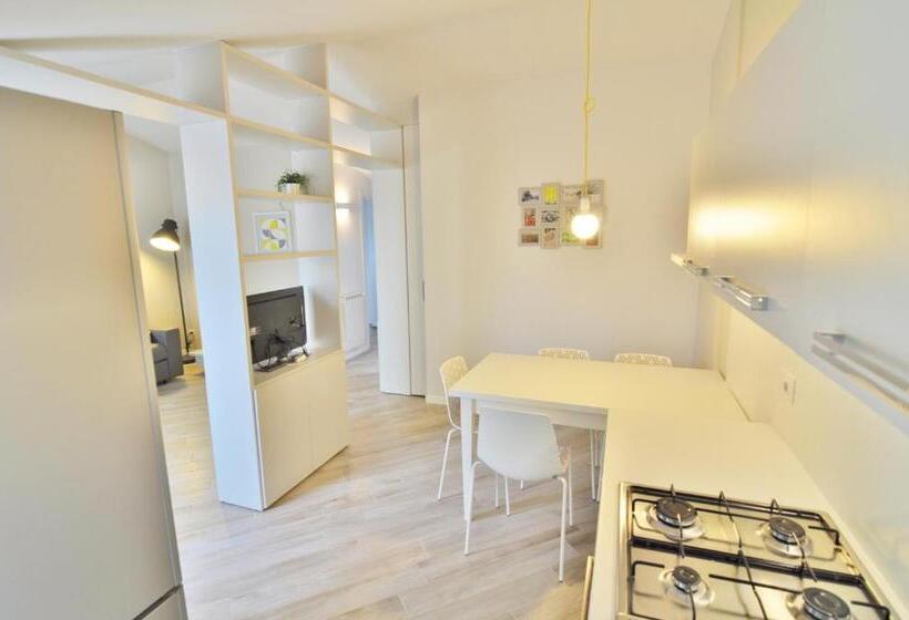 דירת פנטהאוז 1 חדרי שינה, Aromi Piccolo