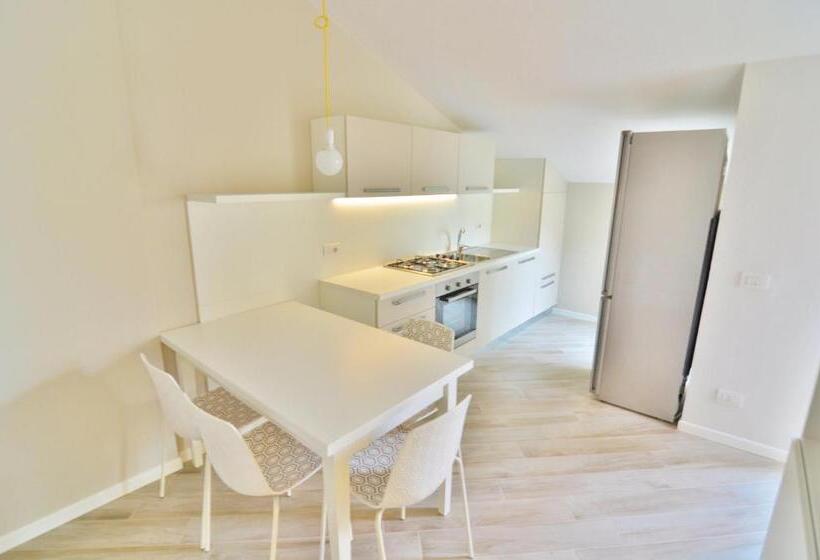 דירת פנטהאוז 1 חדרי שינה, Aromi Piccolo