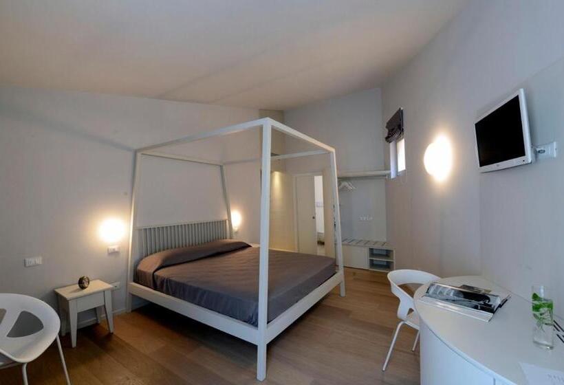 חדר קומפורט, Aromi Piccolo