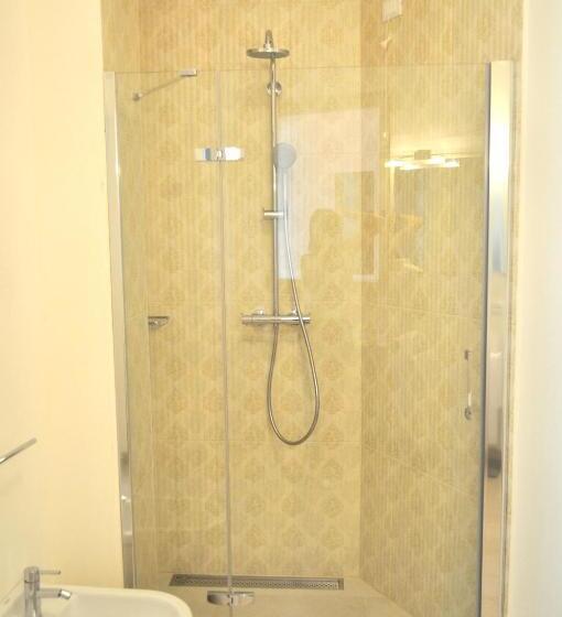 חדר קומפורט, Aromi Piccolo