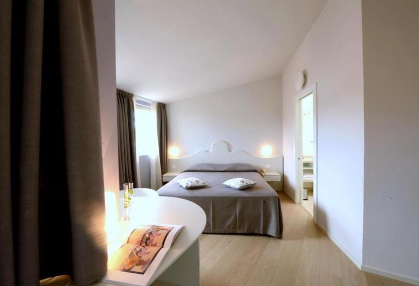 חדר קומפורט, Aromi Piccolo