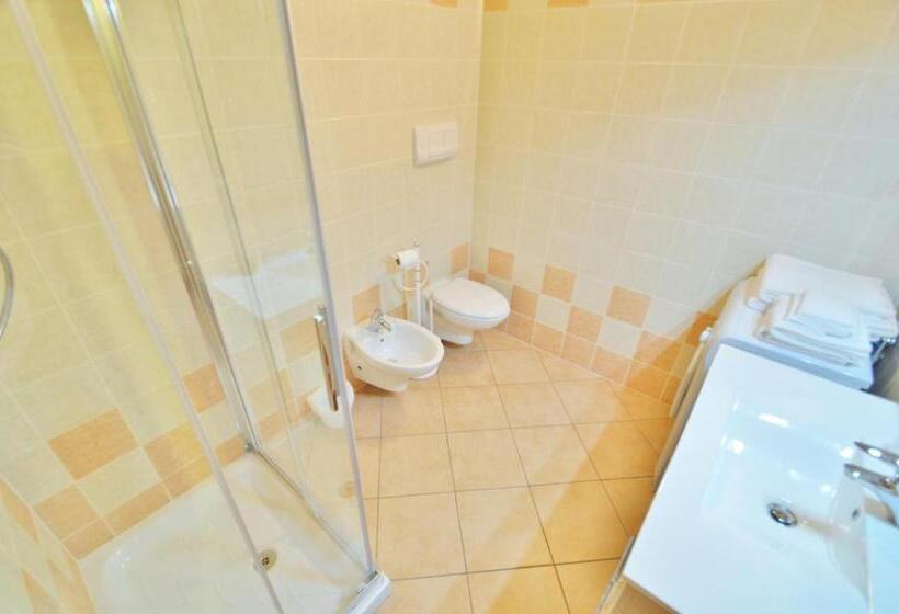 شقة غرفة واحدة, Aromi Piccolo