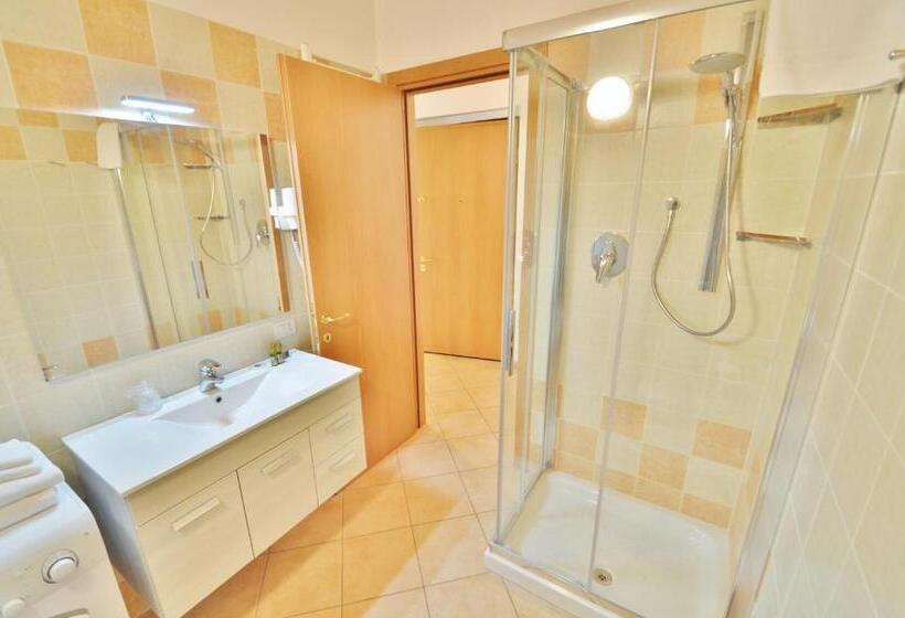 דירת חדר, Aromi Piccolo