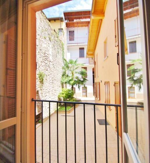 דירת חדר, Aromi Piccolo