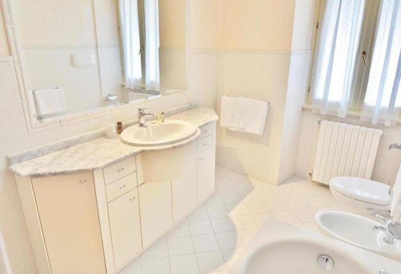 דירת שני חדרים, Aromi Piccolo