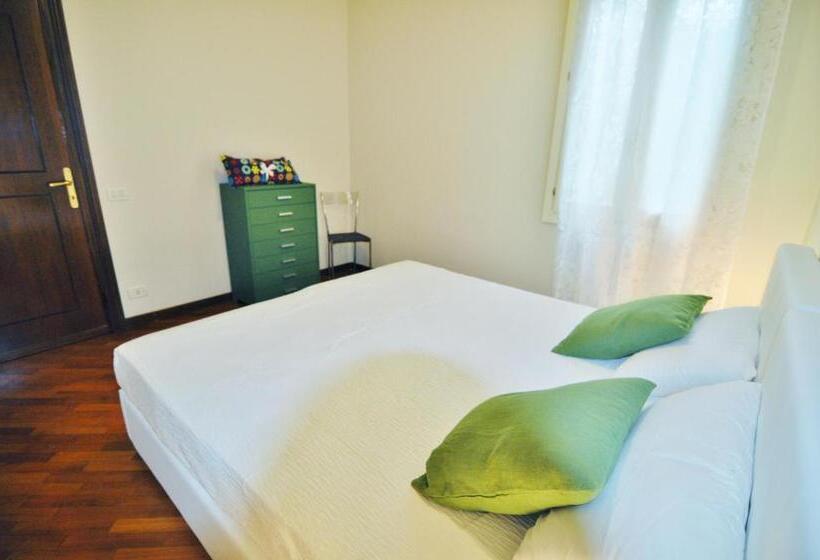 דירת שני חדרים, Aromi Piccolo