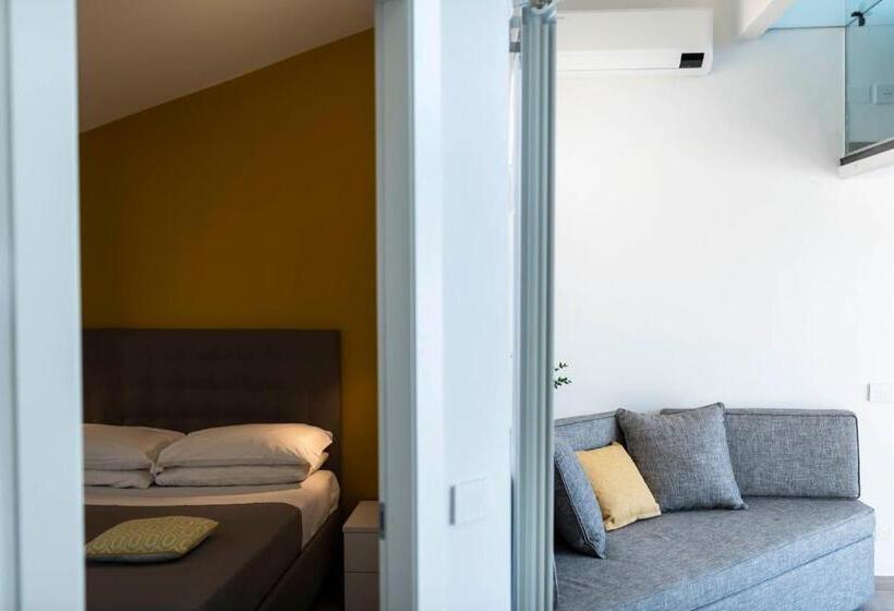 1 Bedroom Apartment Lake View, Aromi Piccolo