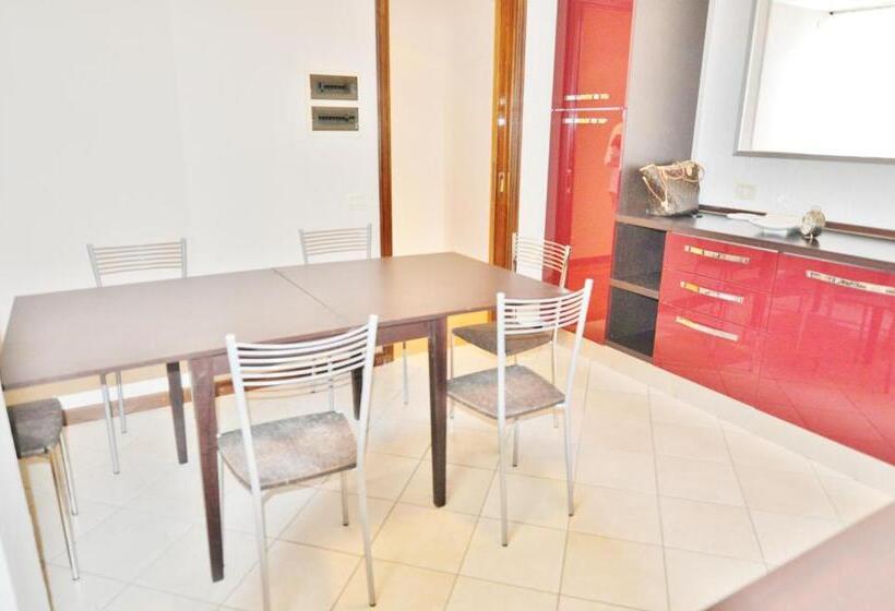 דירת שני חדרים, Aromi Piccolo