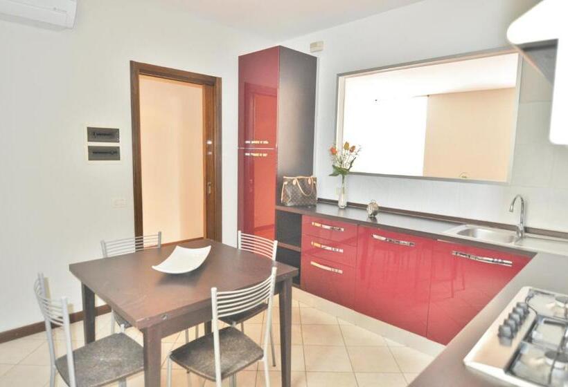 Apartamento 2 Dormitórios, Aromi Piccolo