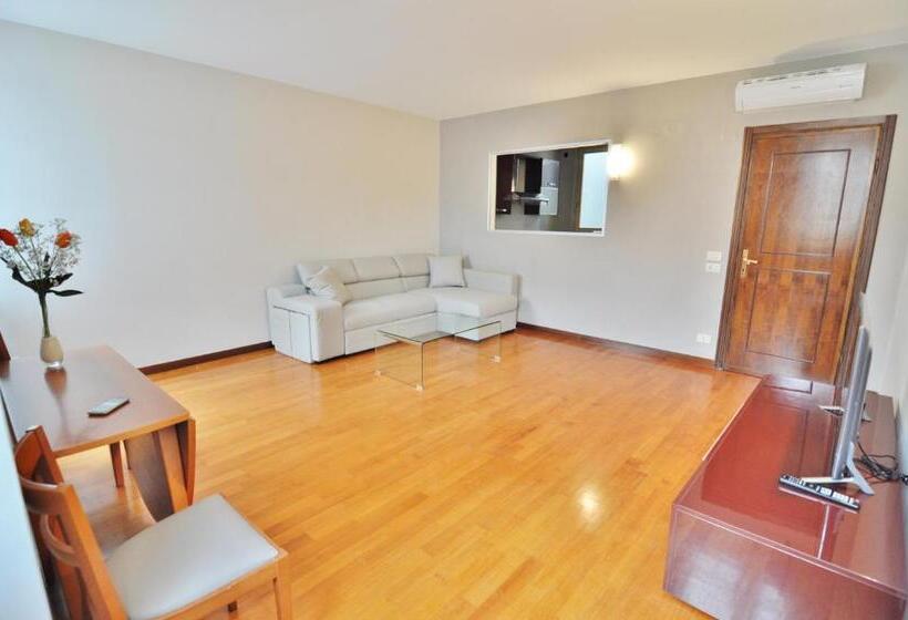Apartamento 2 Dormitórios, Aromi Piccolo
