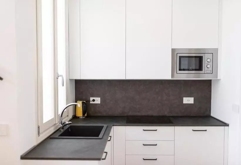 1 Bedroom Apartment Lake View, Aromi Piccolo
