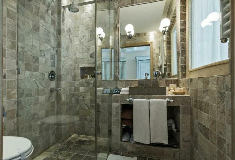 اتاق استاندارد با چشم‌انداز دریا, Azimut