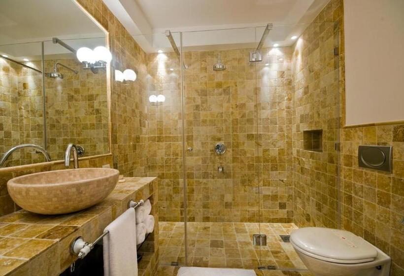 سوییت با چشم‌انداز دریا, Azimut