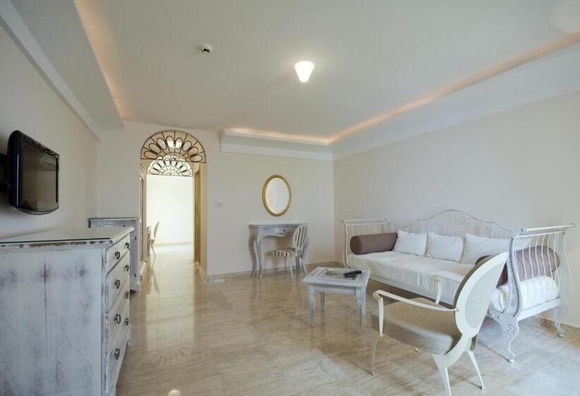 سوییت با چشم‌انداز دریا, Azimut