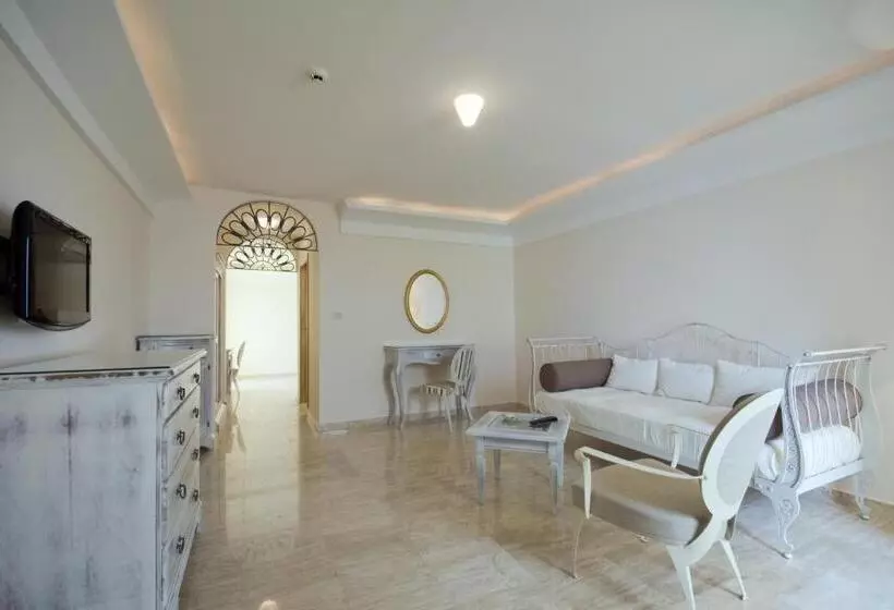 سوییت با چشمانداز دریا, Azimut