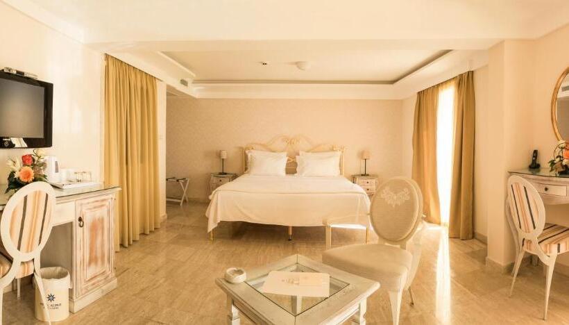 Deluxe Suite Sea View, Azimut