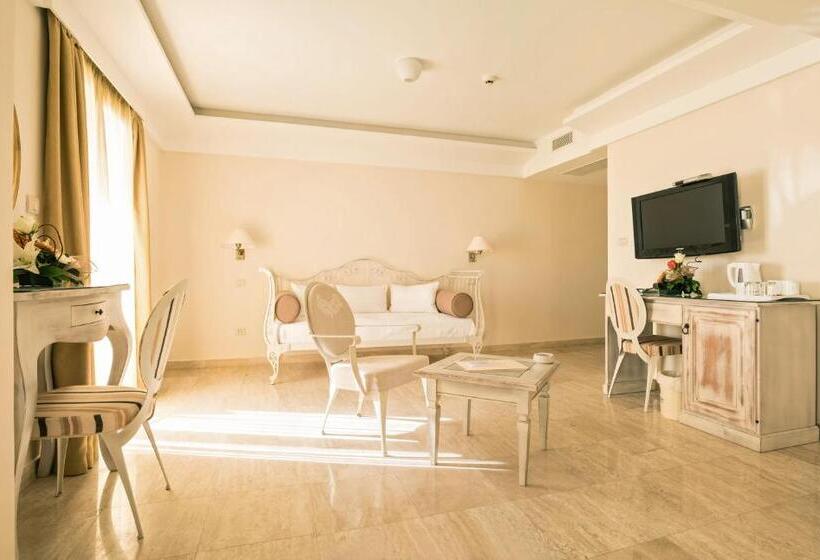 Deluxe Suite Sea View, Azimut