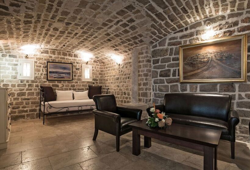 آپارتمان دوبلکس 1 خوابه, Azimut