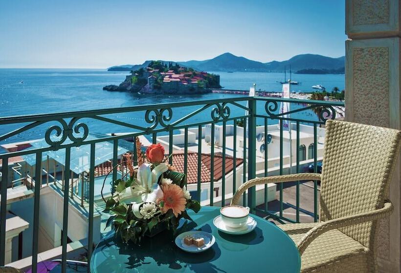 1 Bedroom Deluxe Apartment Sea View, Azimut