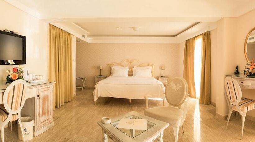 1 Bedroom Deluxe Apartment Sea View, Azimut