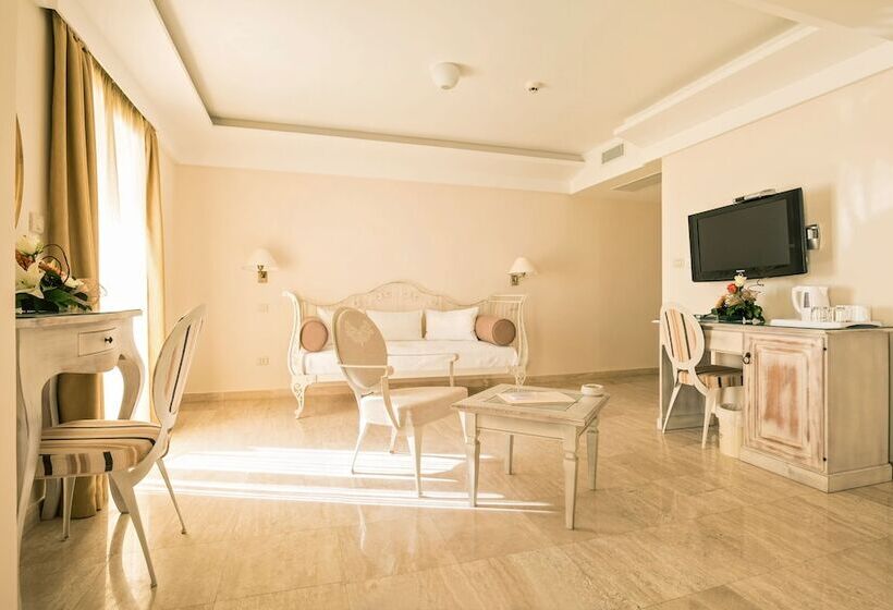 1 Bedroom Deluxe Apartment Sea View, Azimut