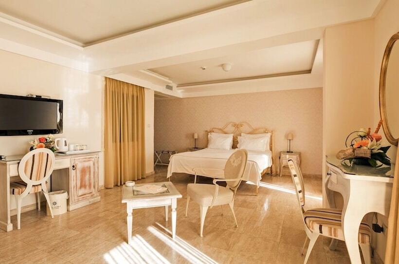 1 Bedroom Deluxe Apartment Sea View, Azimut