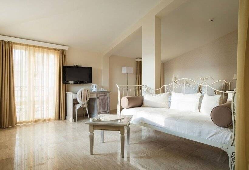 Deluxe Suite Sea View, Azimut