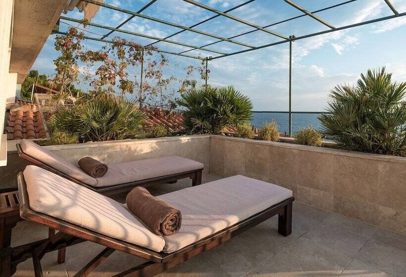 Deluxe Suite Sea View, Azimut